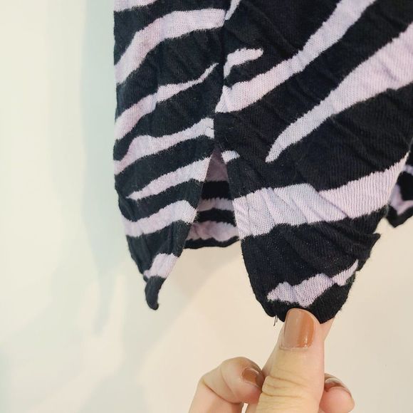 Dana Buchman Purple Black Tiger Animal Print Sweater Womens Medium - Picture 3 of 6